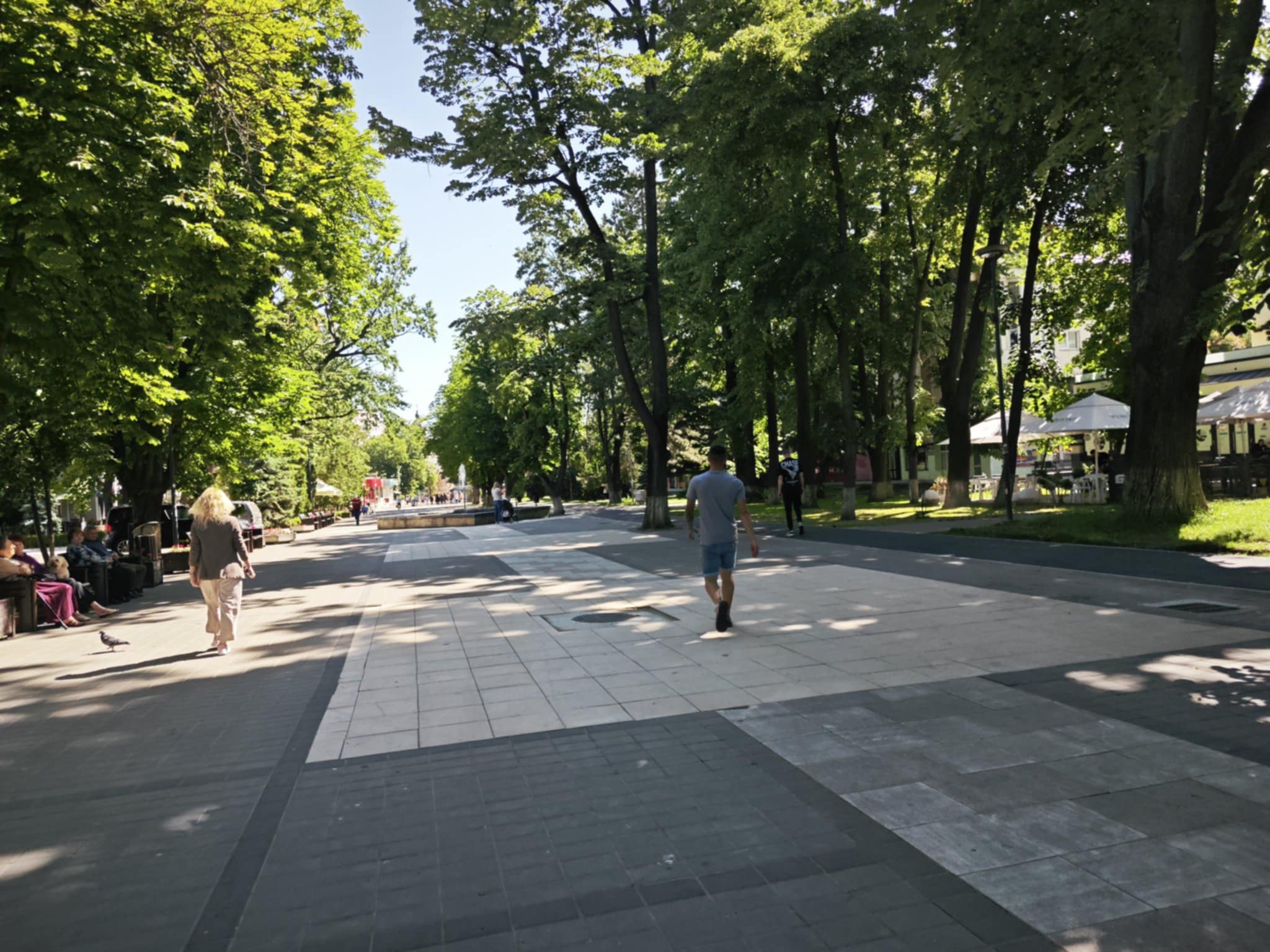 Vremea la extreme, între caniculă și furtuni: Temperaturile scad cu 10 grade – PROGNOZA pe o lună