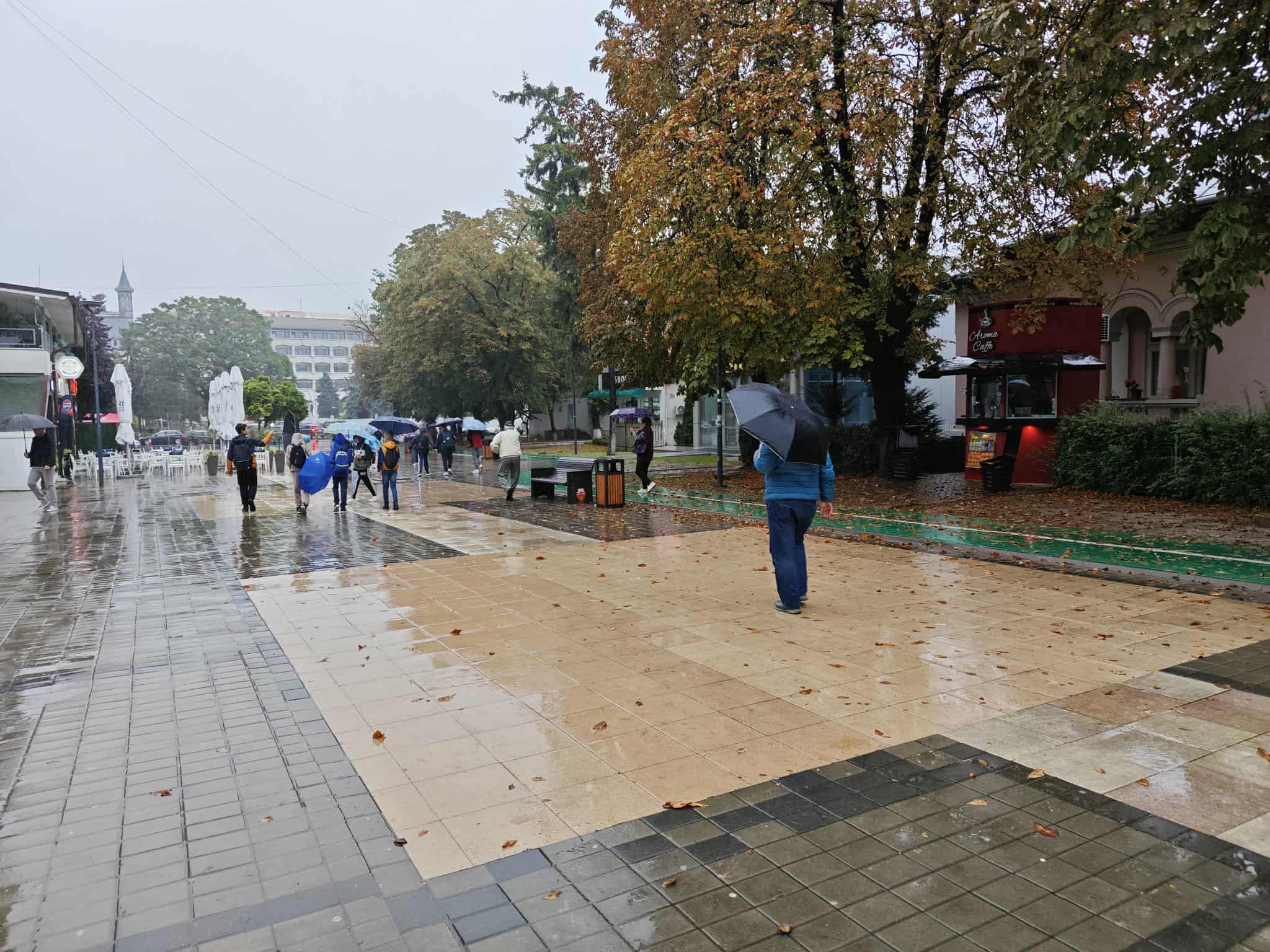 Se răcește vremea și vin ploile – PROGNOZA meteo pe două săptămâni 