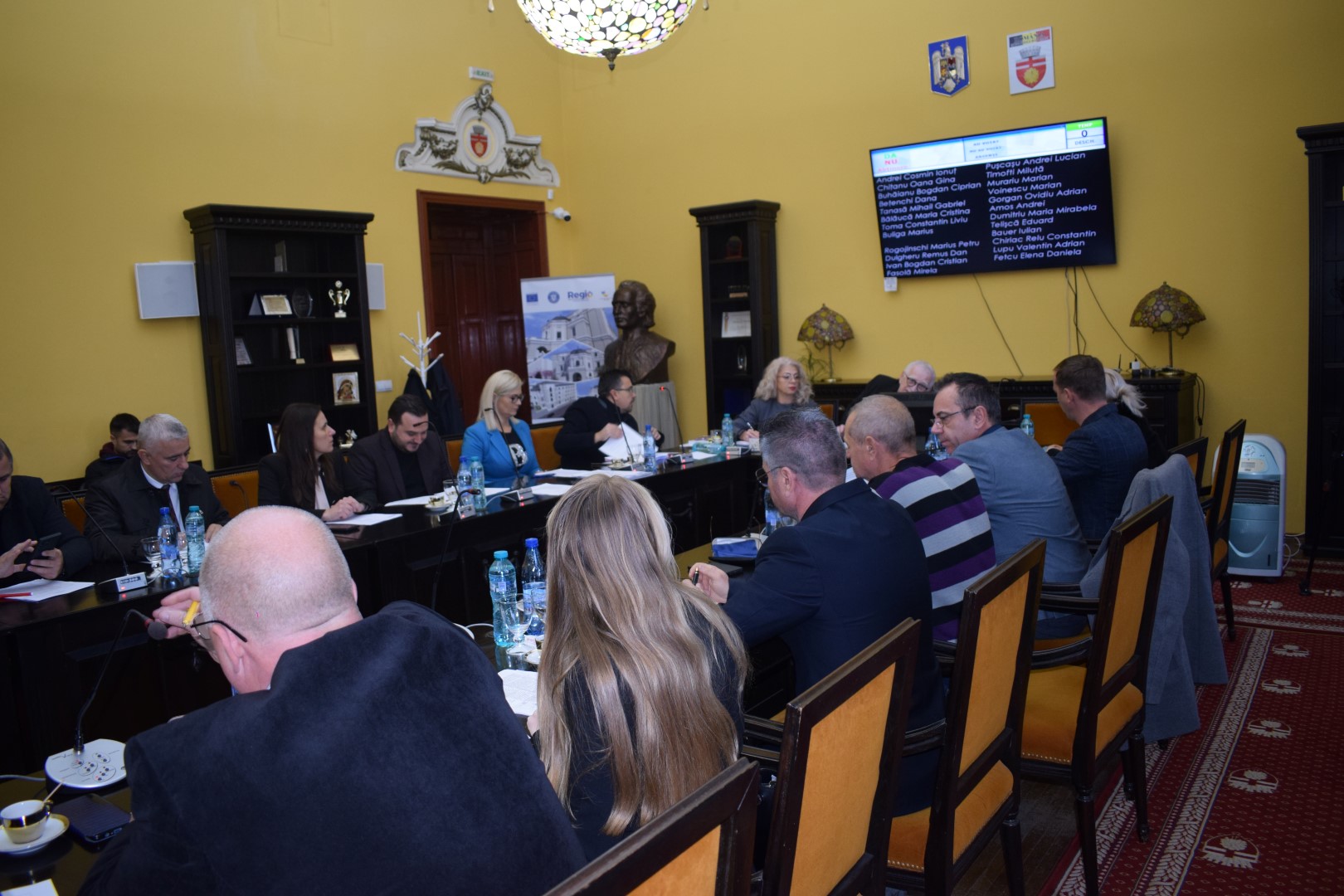 Scandal la Municipiu de la banii pentru teatru: Văd că aveți tupeul să-mi băgați pumnul în gură / Vă propun ironii de 100 de lei – VIDEO