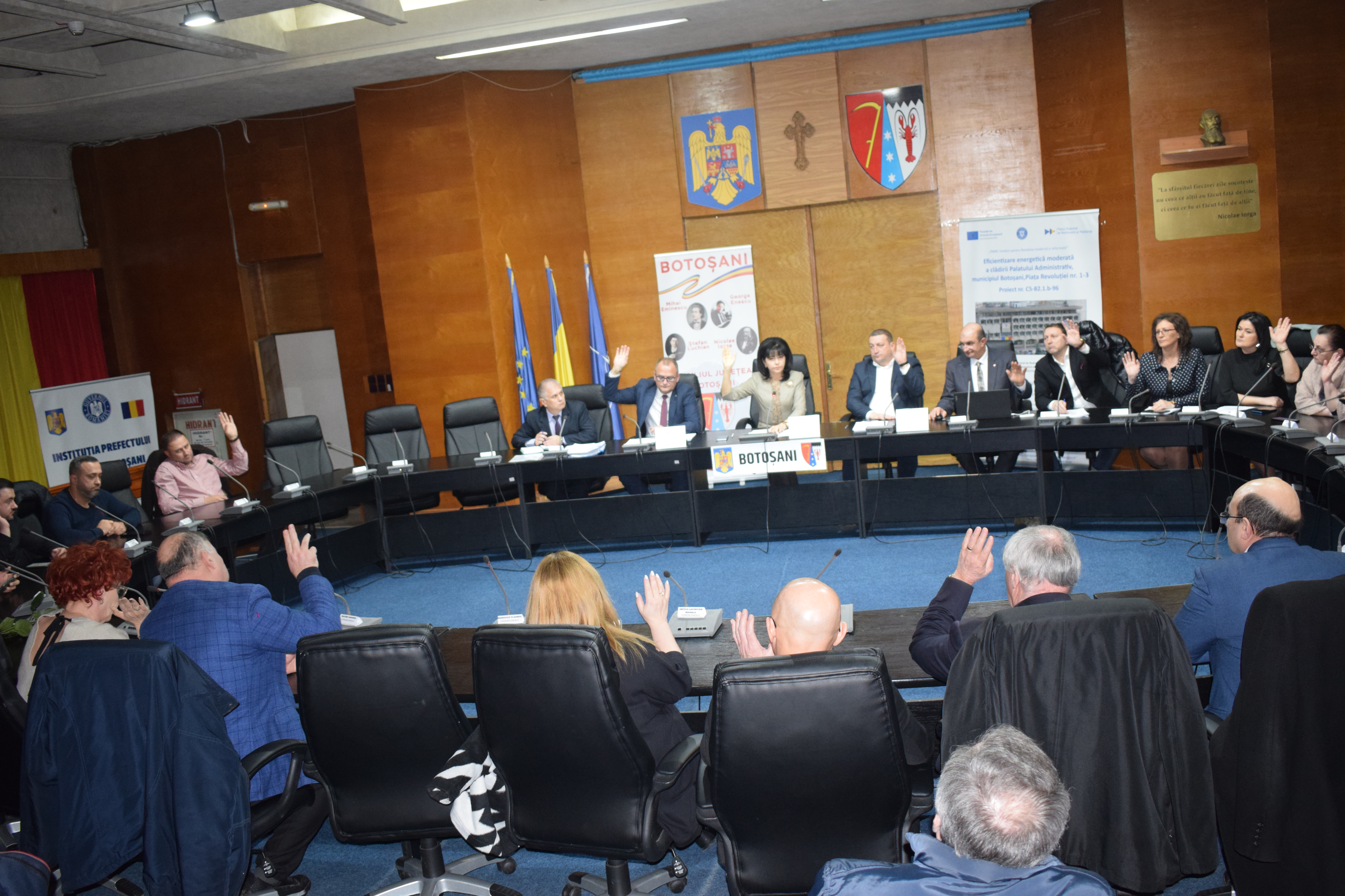 O profesoară intră în plenul județean în locul noului subprefect