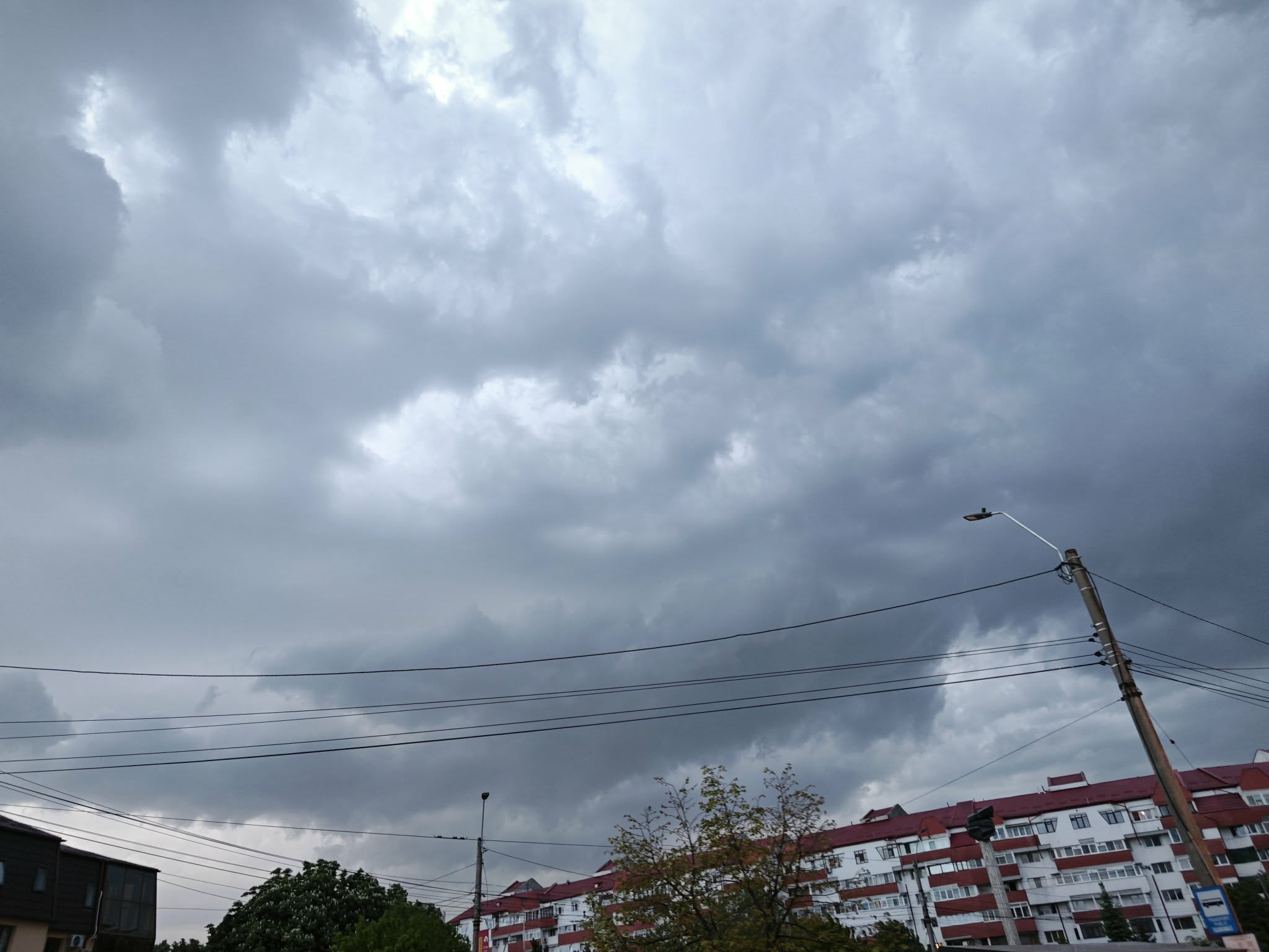 ploi anuntate de meteorologi la Botosani