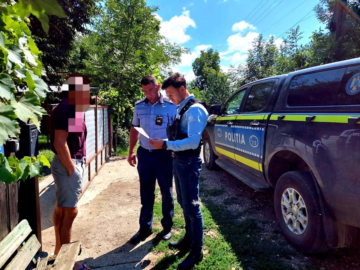 Câinii considerați periculoși verificați de polițiștii de la Protecția Animalelor 