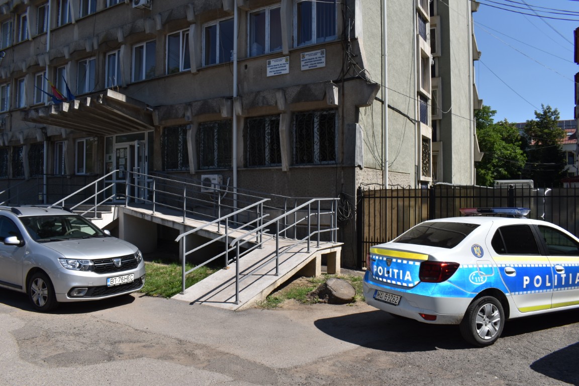 Consiliul Județean donează bani pentru pliante Poliției Botoșani 