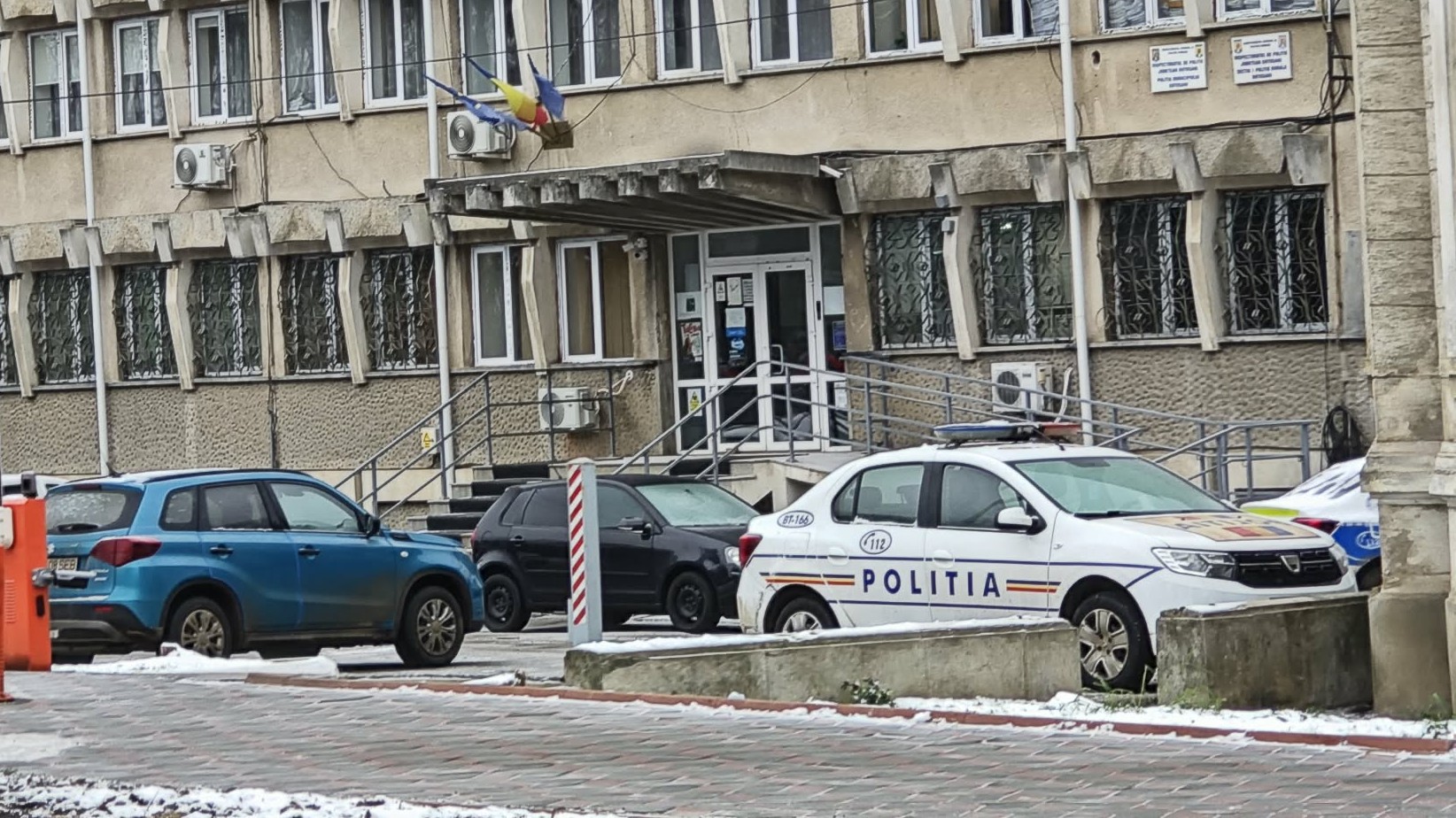 Un tânăr care și-a bătut întreaga familie a fost reținut de polițiștii botoșăneni 