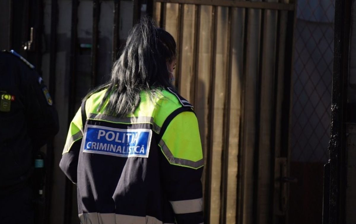 Un bărbat de 35 de ani și-a UCIS mama chiar de 8 martie 