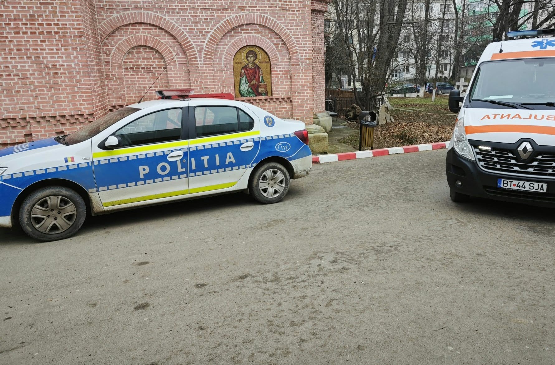 În ce hal a fost găsit un botoșănean la volan: A fost dus cu mașina Poliției la spital