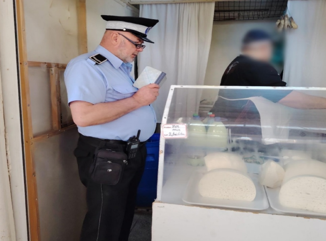 Polițiștii locali în controale prin Piața Centrală: Doi vânzători au fost amendați