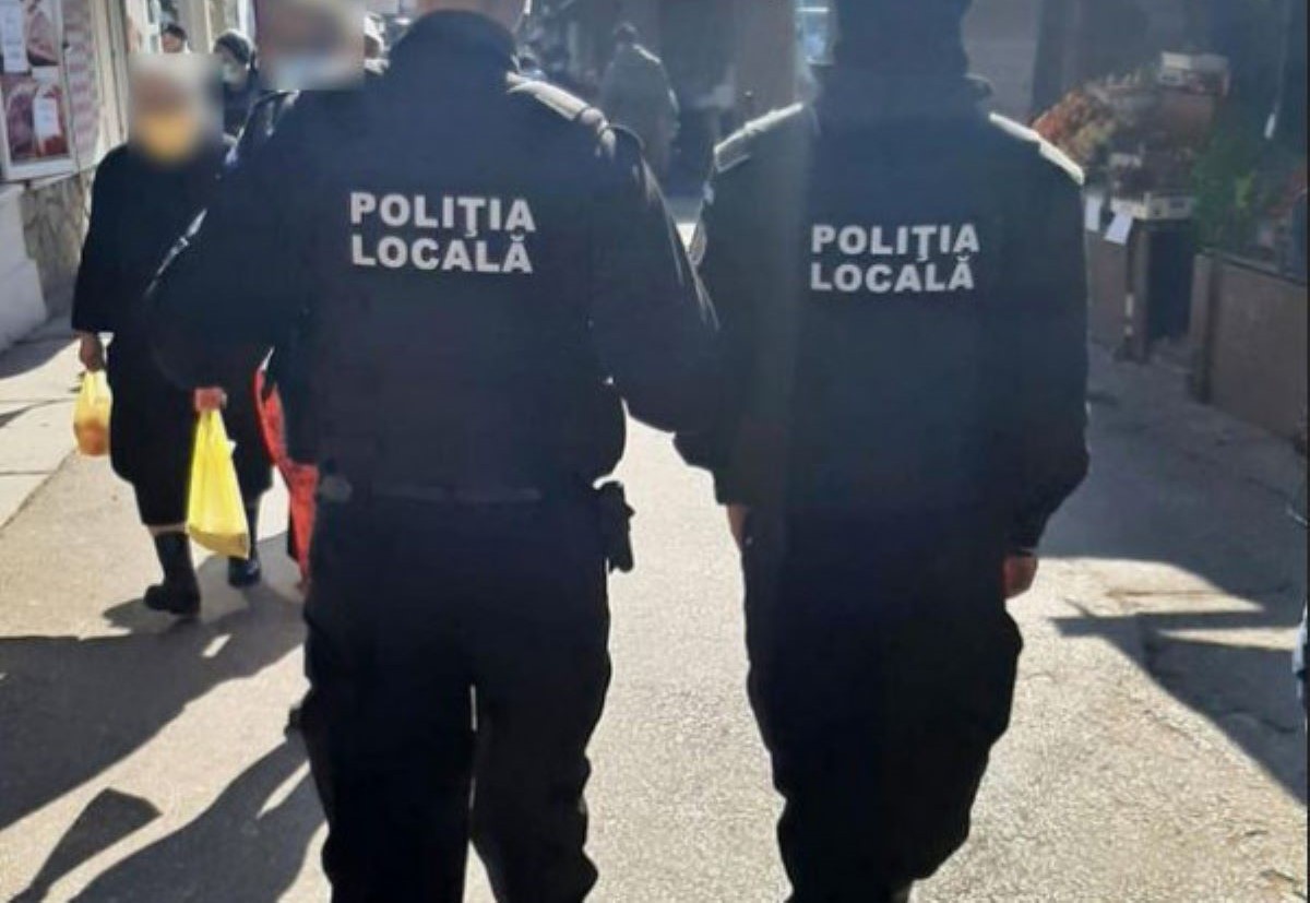 Polițiștii locali „în căutare de autorizații” pe la restaurante și piețe din oraș