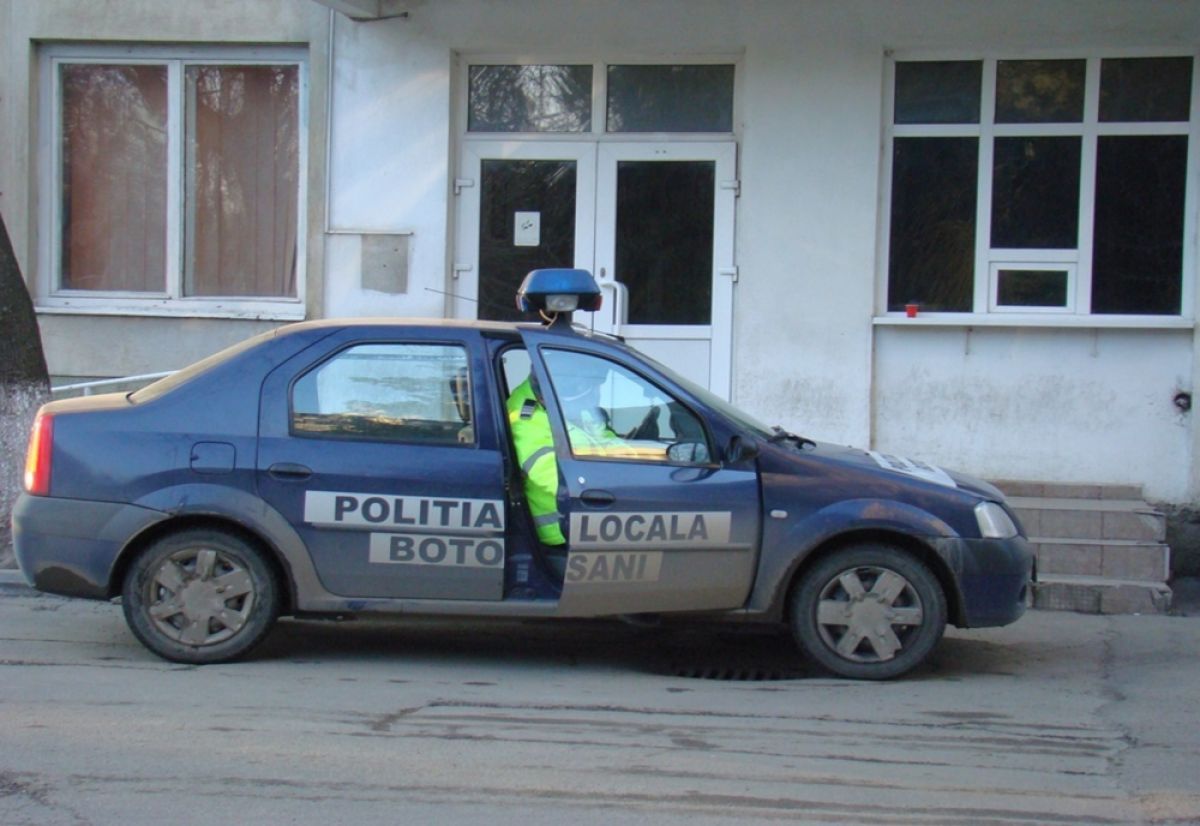 Polițiștii locali în „vizită” prin barurile din Botoșani: Au lăsat câteva amenzi la plecare