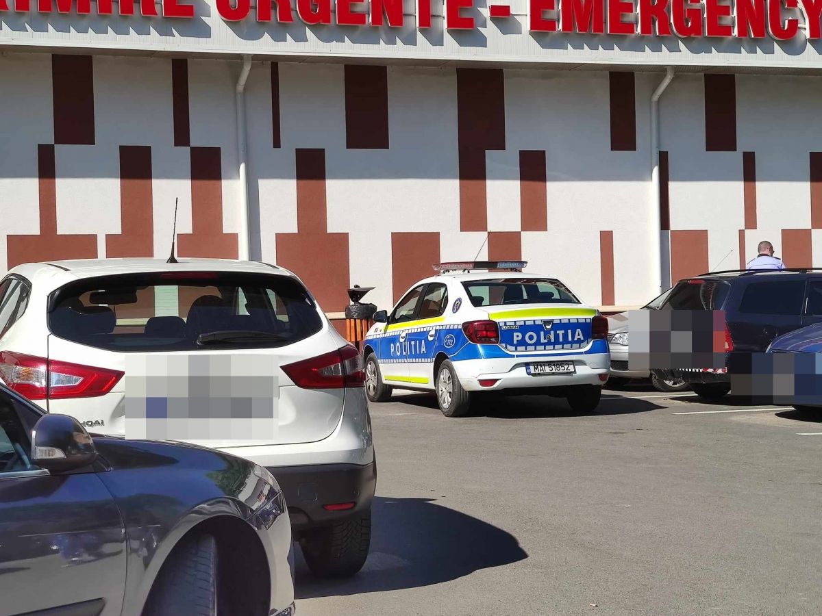 Șofer dus de polițiști la spital după un control în trafic 