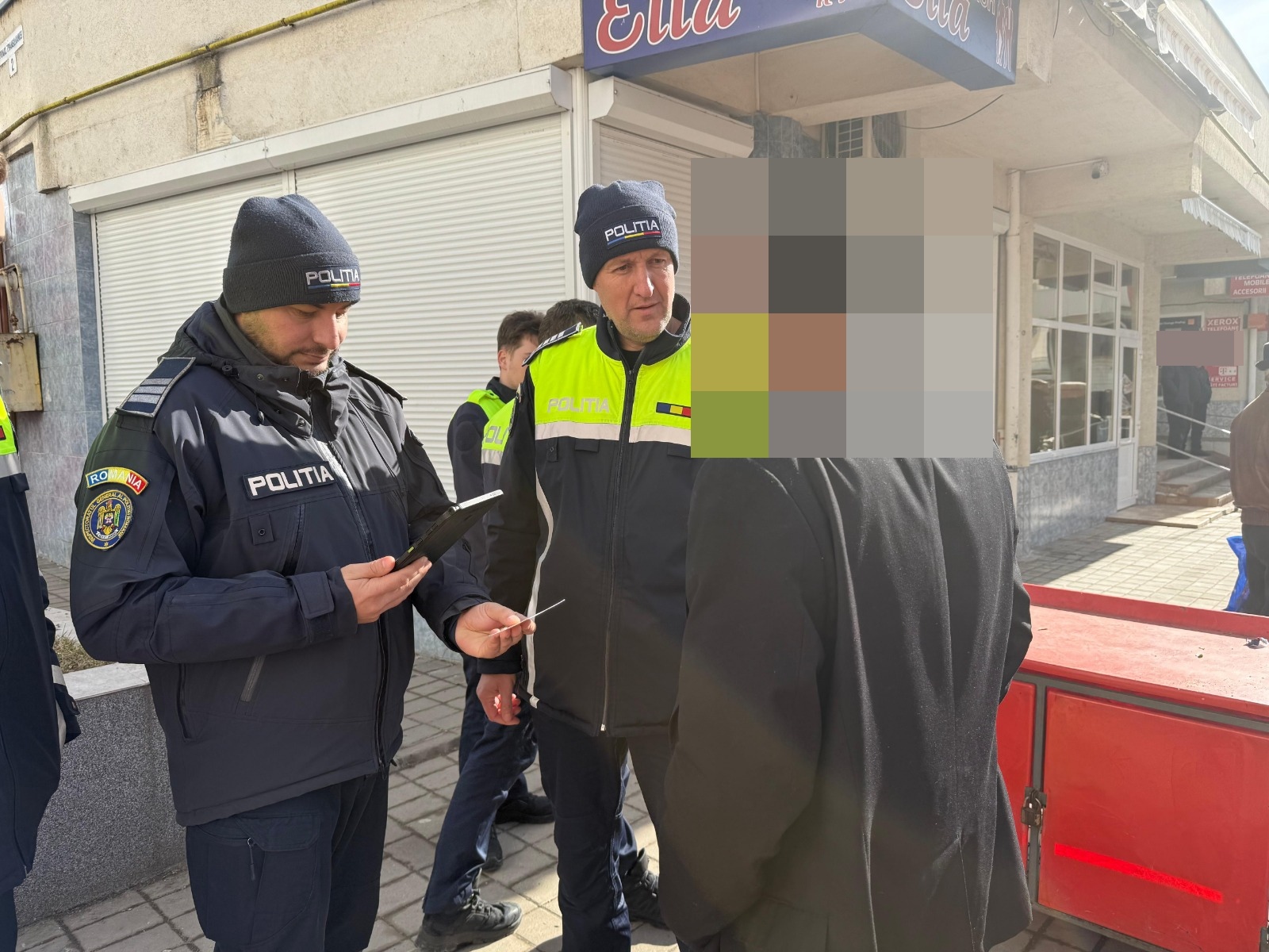 Bișnițar amendat cu 20.000 de lei de polițiști în Piața Centrală 