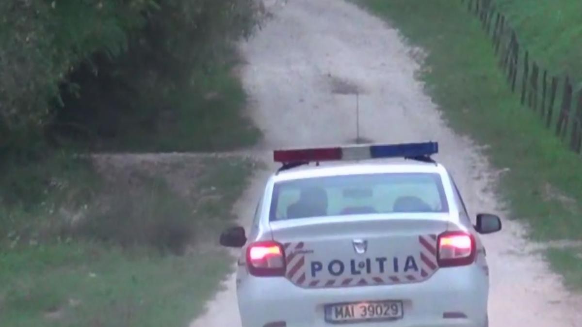 politie pe camp.j