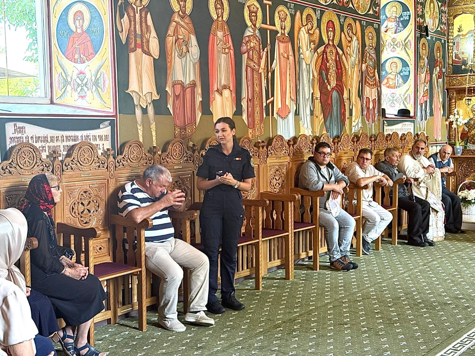 Polițiștii au mers la biserică pentru o altfel de misiune - VIDEO 