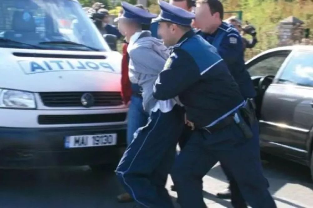 Botoșănean bătut și lăsat fără telefon, a intervenit Poliția