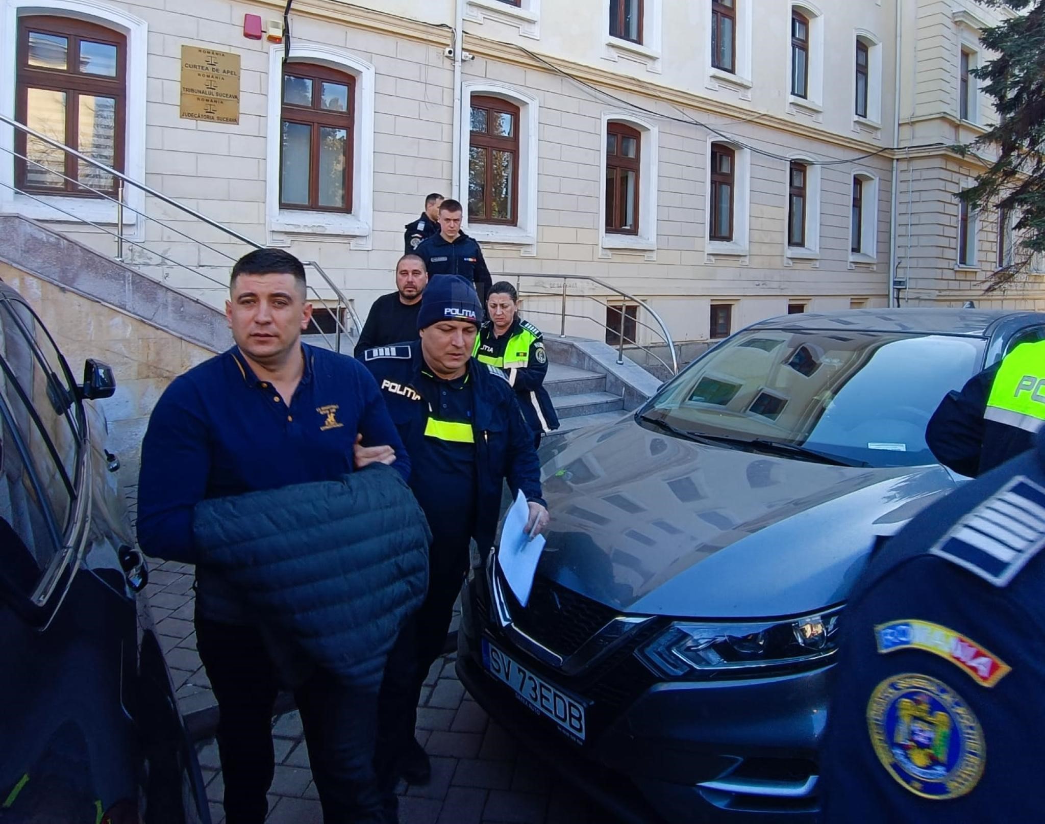 Trei polițiști examinatori de la Suceava au fost arestați preventiv în dosarul de corupție 