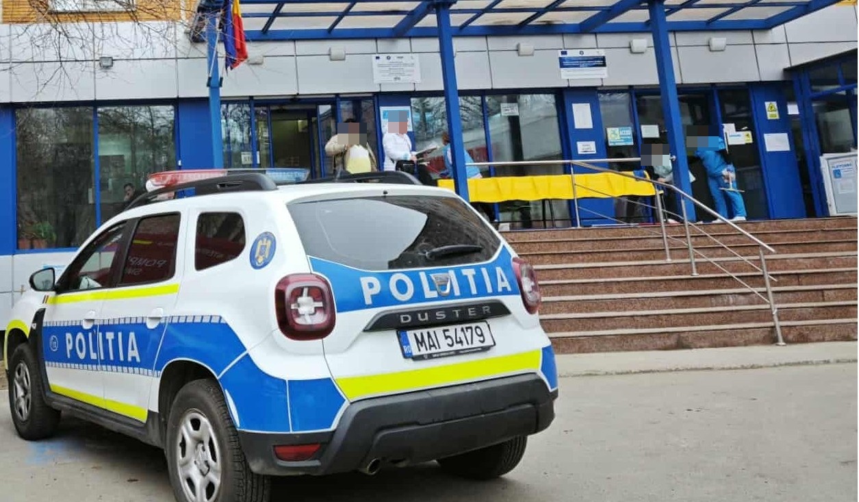 Șofer ajuns la spital după un control în trafic  