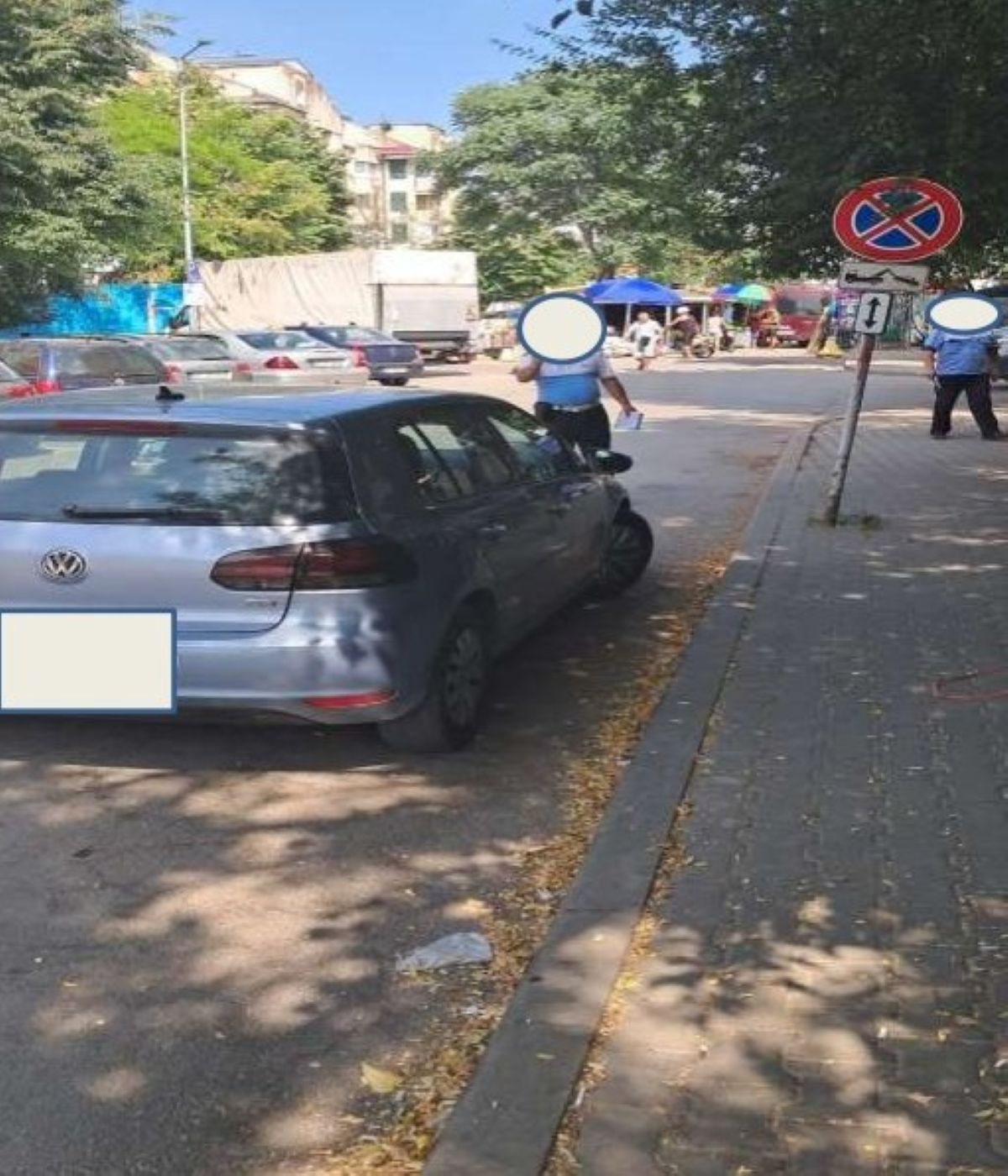 politistii locali au fost in piata.