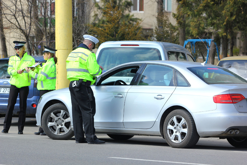 Polițiștii locali au împărțit amenzi pentru parcări pe locuri concesionate sau fără tichete 