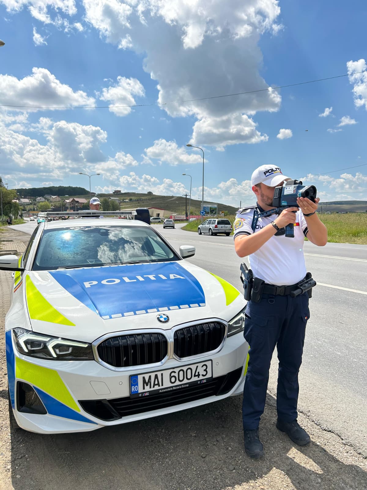politisti pe strada