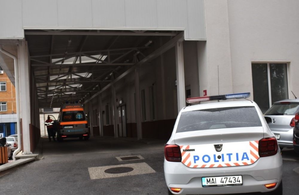 Tânăr drogat la volan dus cu Poliția la spital 