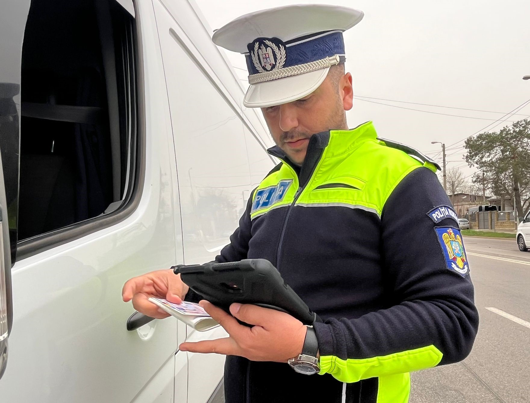 Doi suceveni amendați la Botoșani pentru aceeași neregulă