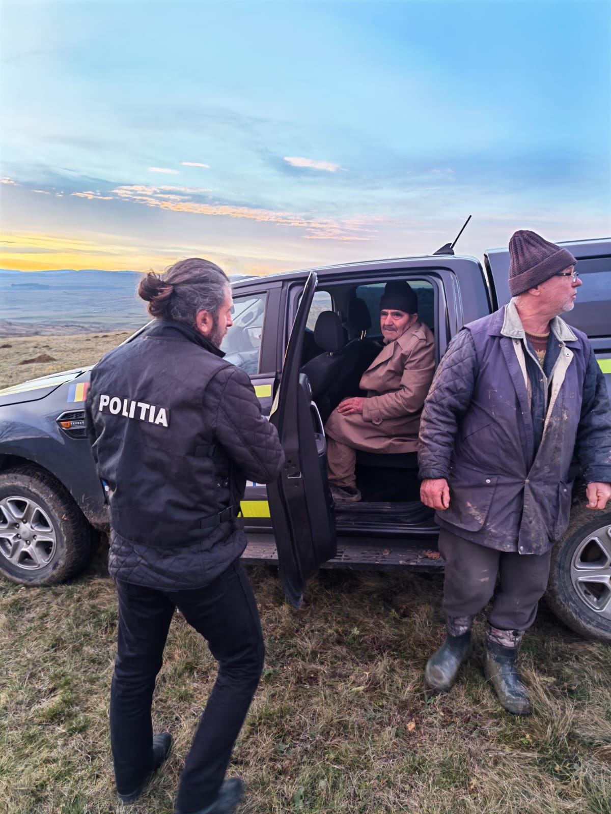 MOBILIZARE la Botoșani: Bărbatul dispărut a fost găsit după o noapte de scotociri 