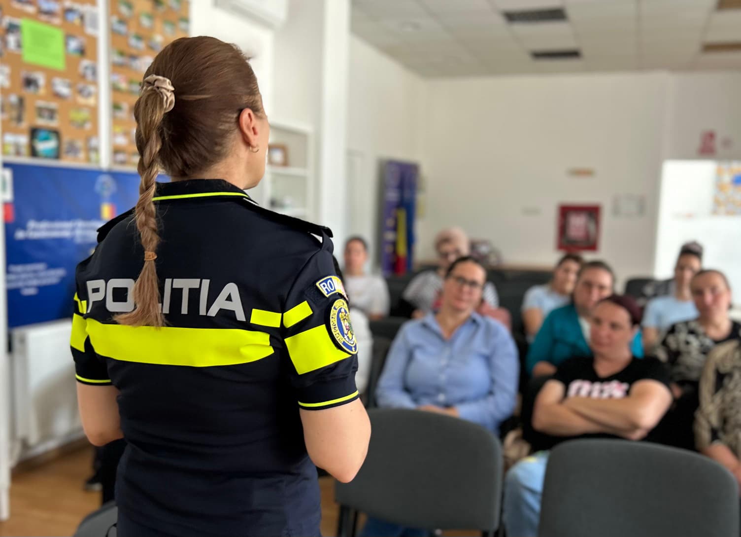 poltistii au stat de vorba cu parintii