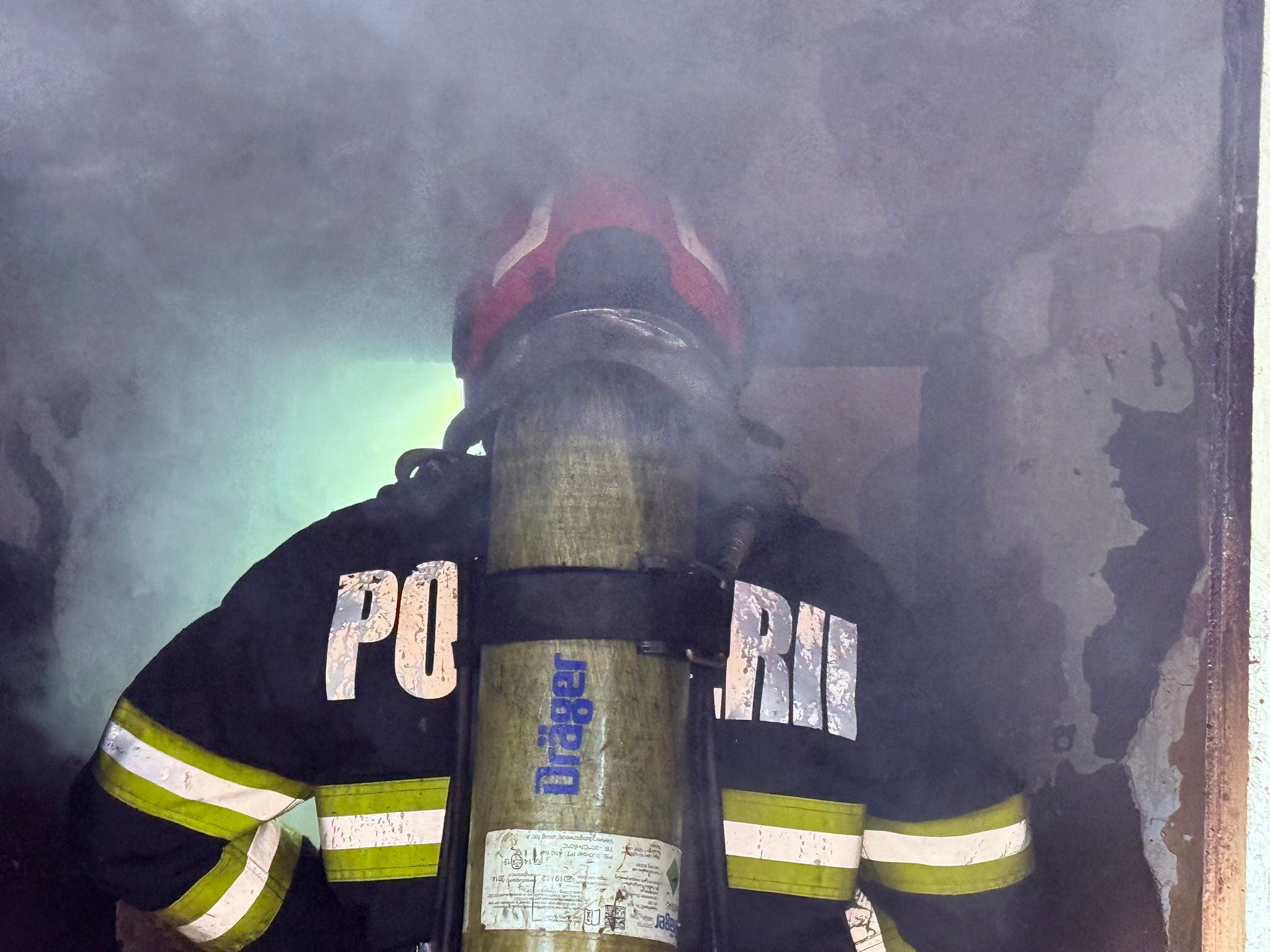 Necaz într-o familie din Botoșani: Casă cuprinsă de flăcări în urmă cu puțin timp