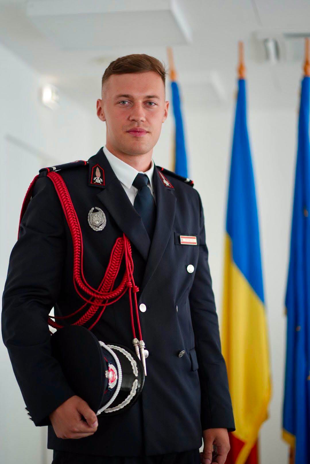 pompier tanar la ISU Botoșani.