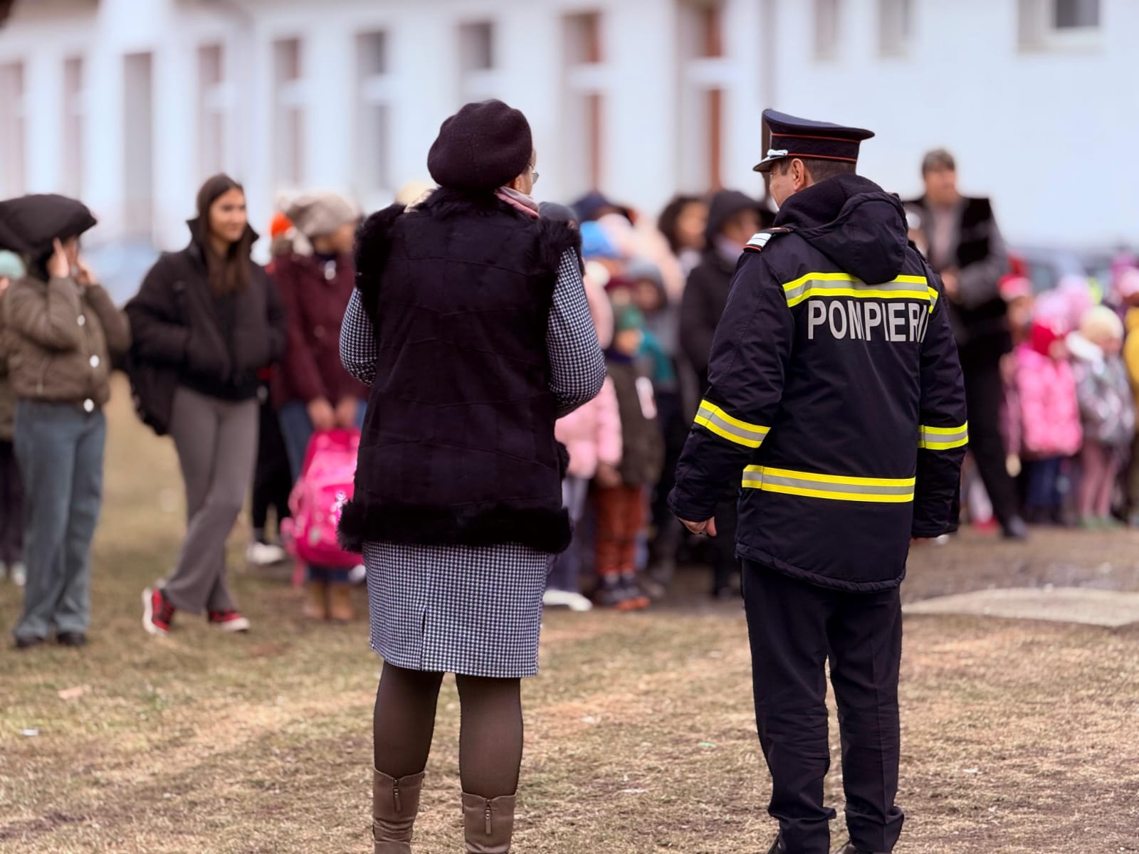 pompierii, mesaj pentru elevii si profesorii