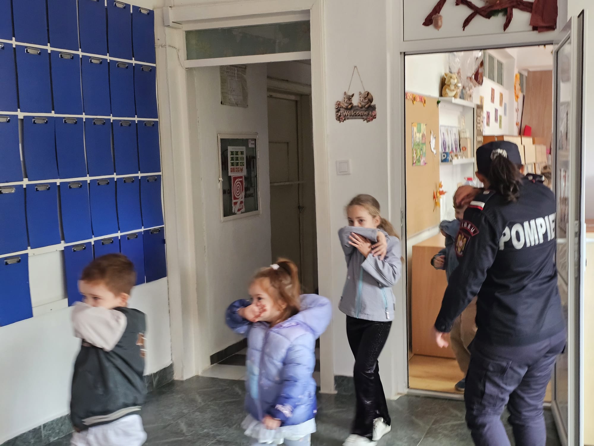 Copiii de la o grădiniță din municipiu evacuați astăzi în cadrul unei misiuni speciale