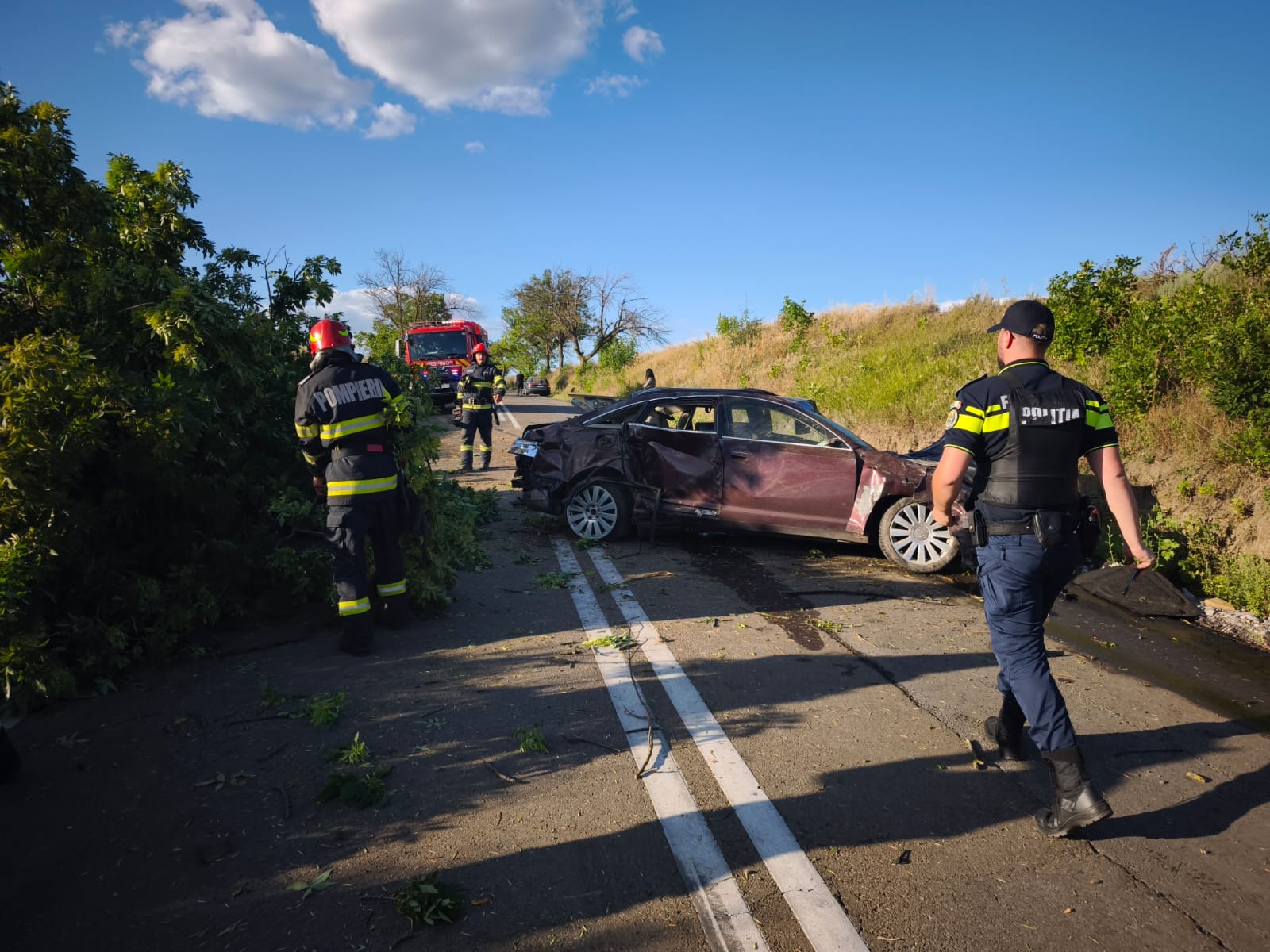 pompierii au intervenit la accidentul de la Ungureni
