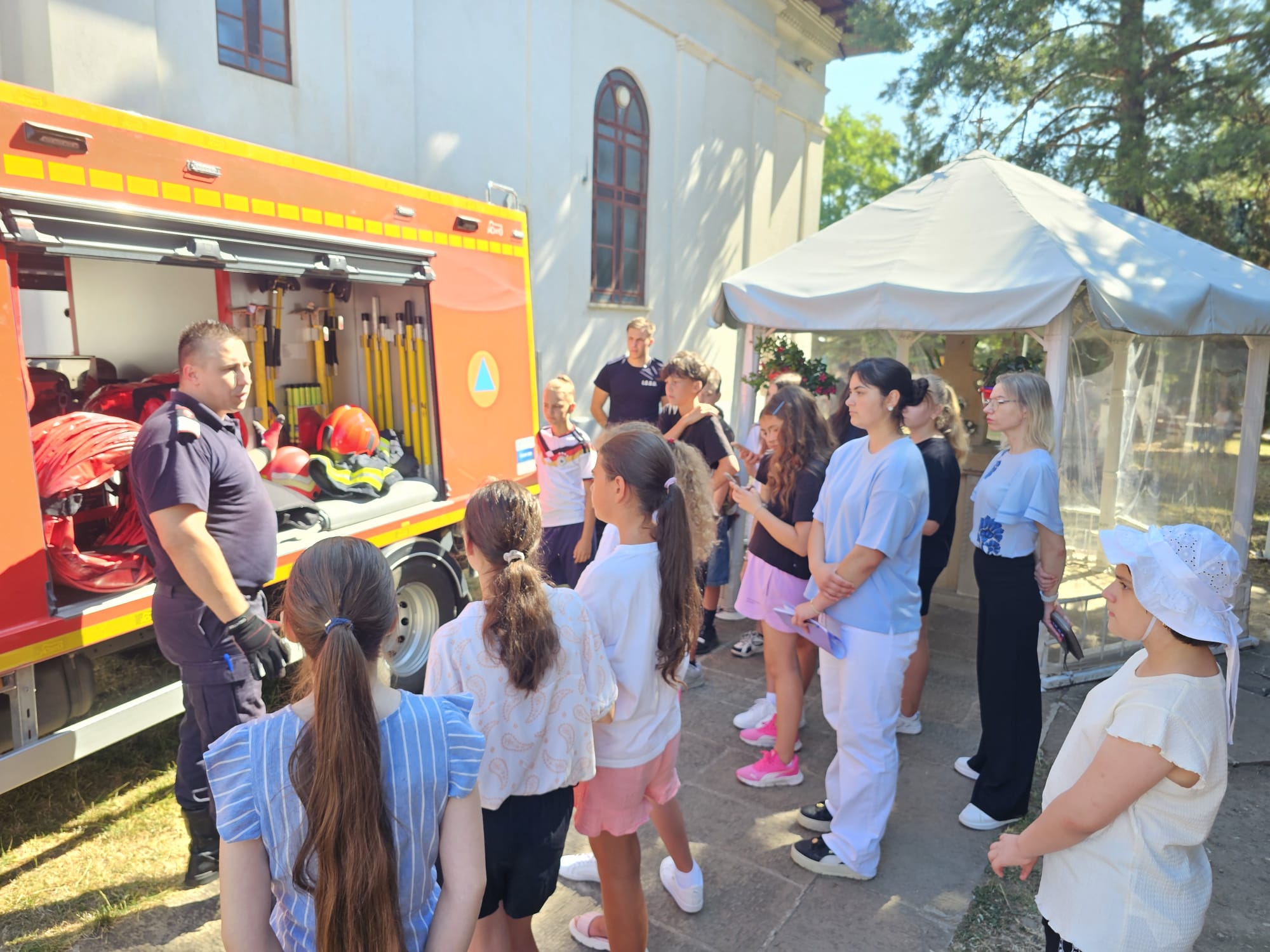 pompierii din botosani printre copii