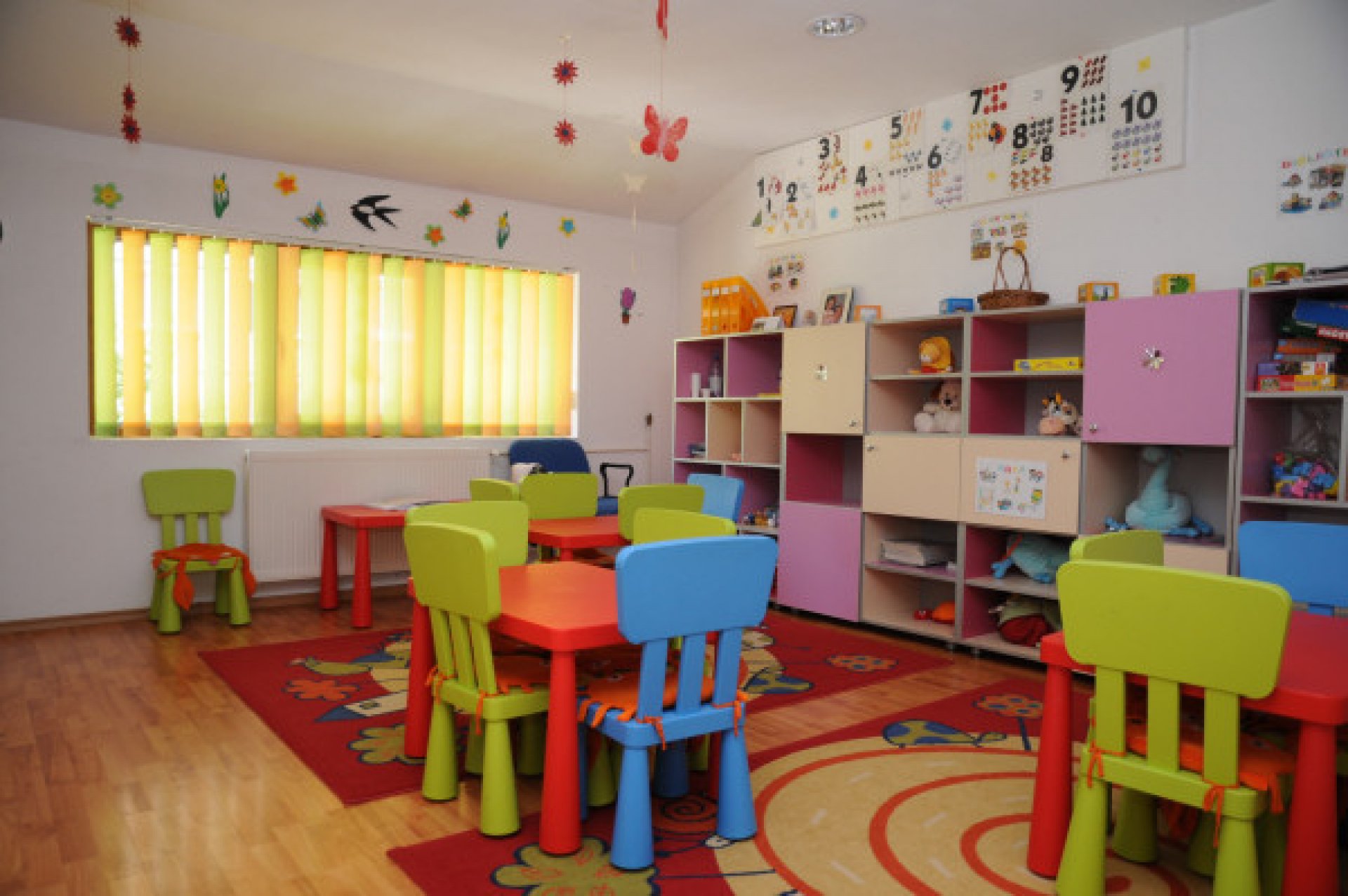 se cauta educatoare la un centru
