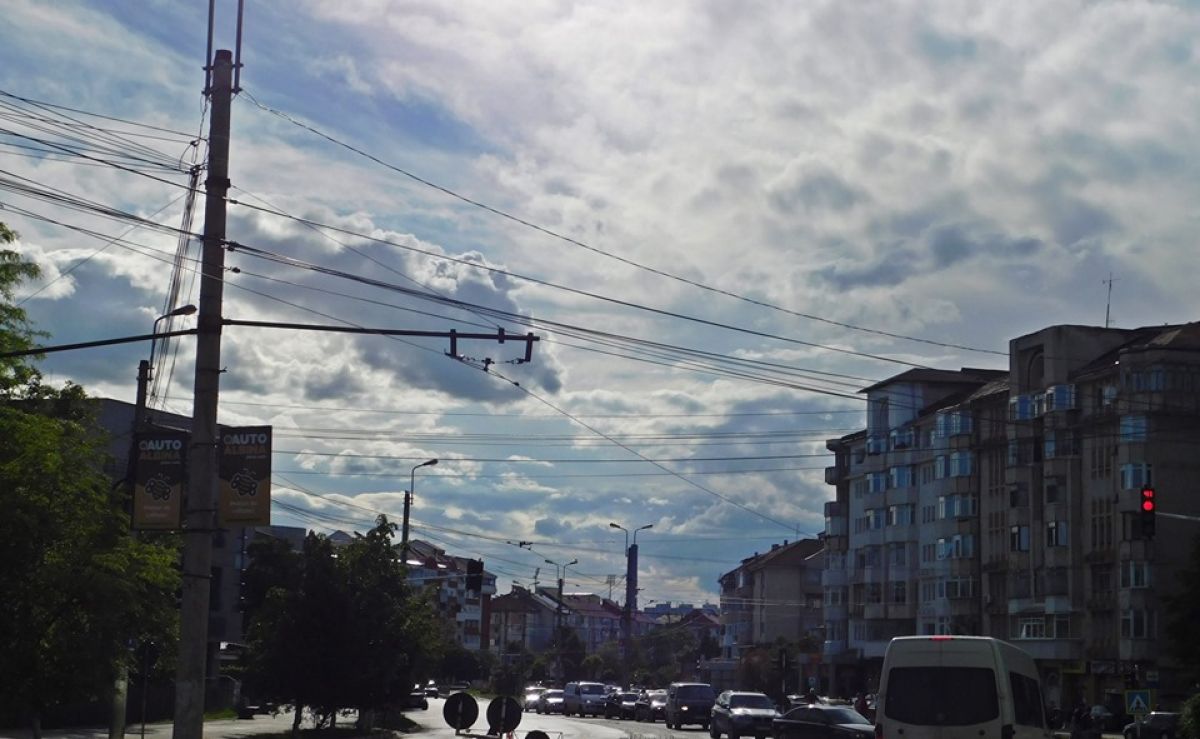 O nouă AVERTIZARE de vreme rea la Botoșani: Ploi, vijelii şi grindină