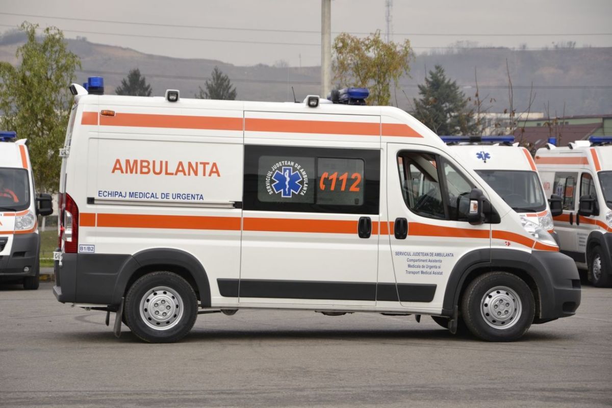 Toate comunele din Botoşani ar putea fi dotate, în curând, cu ambulanţe