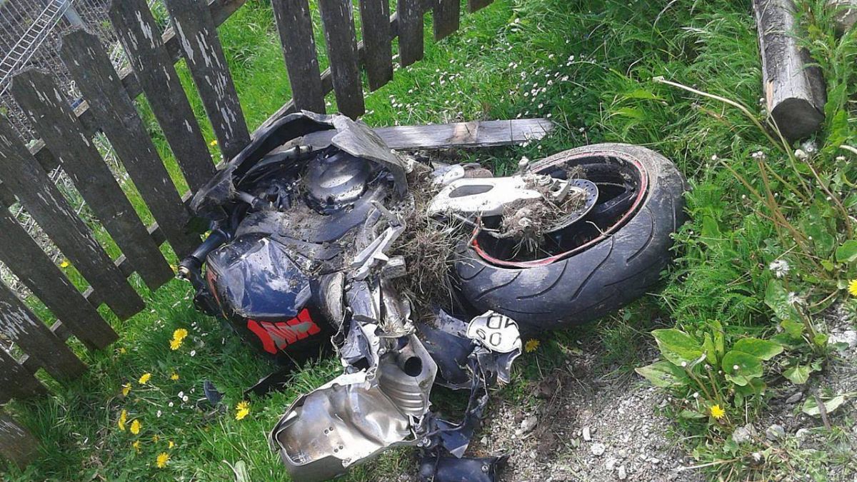 Un băiat de la țară a rănit doi copii în accident iar apoi s-a dus la băut în bar – CE au mai descoperit polițiștii