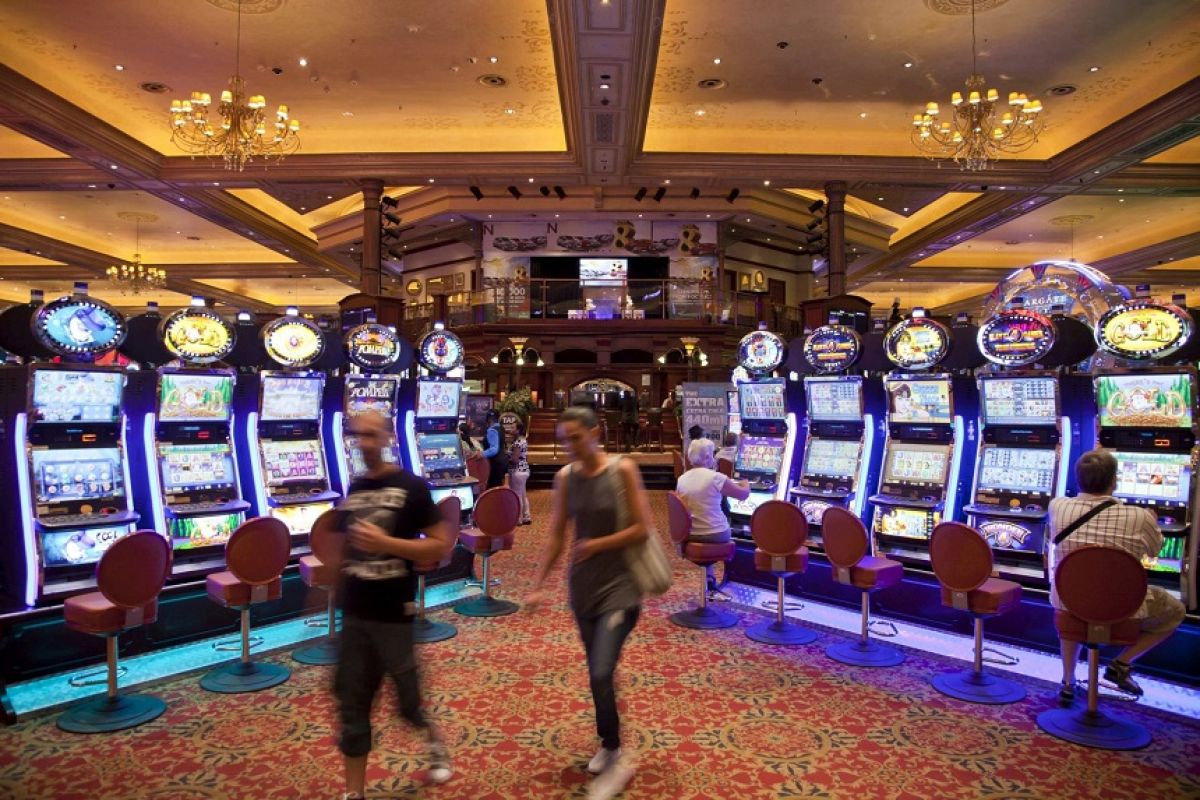 DELAPIDARE la o sală de jocuri de noroc din Botoșani, angajată condamnată la închisoare