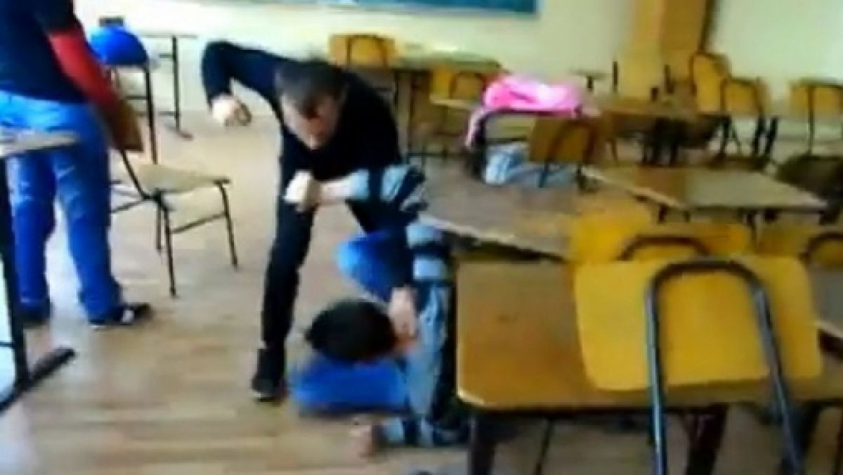 Sindicaliștii din educație au izbucnit: Școala nu este ring de box