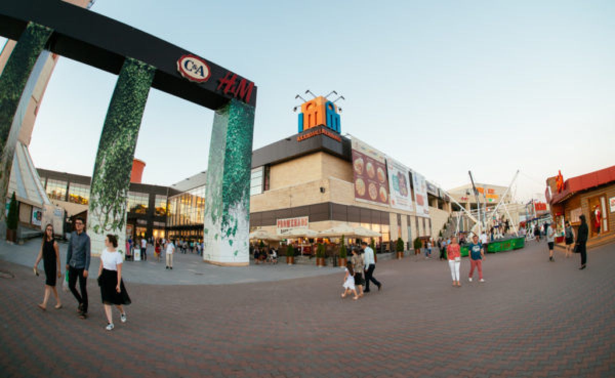 Târguri cu delicii turcești și de accesorii, la Iulius Mall Suceava