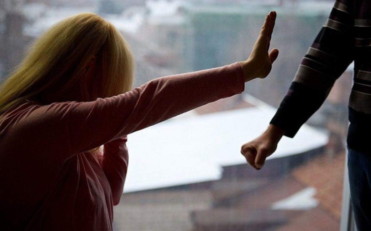 Botoșănean trimis în judecată, iubita amenințată și agresată a cerut ordin de PROTECȚIE