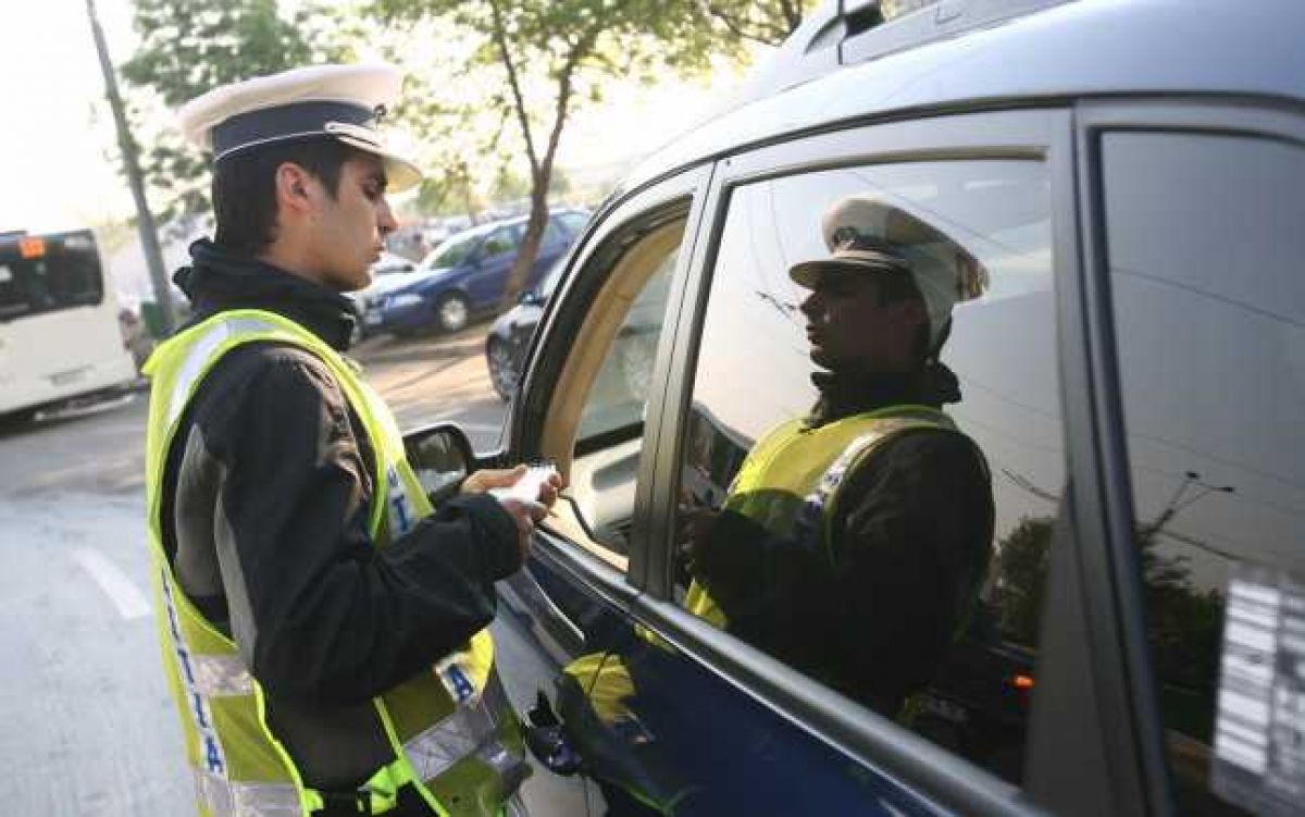 Pentru ei legea NU există: CUM au fost prinși la volan doi tineri din Botoșani