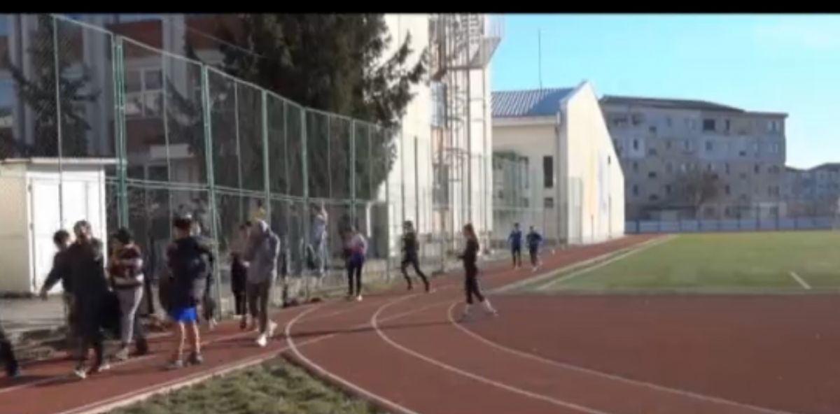 Programul ”Masă caldă pentru elevi”, director din Botoșani: Mai sunt şi contestaţii, se pierde mult timp