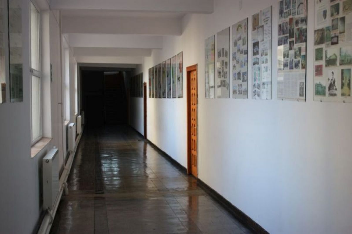 Posturi scoase la concurs în școli din Botoșani, OFERTE și pentru cei cu 10 clase