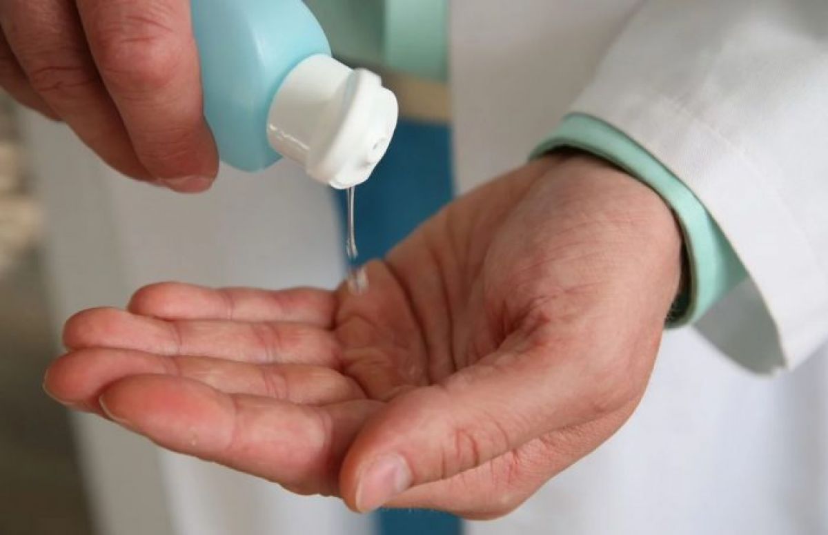 REVOLTA unui medic: Ce caută gazele toxice în incinta școlilor și a grădinițelor? Iată cum se face dezinfecția