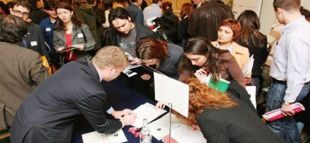 Vremuri grele la Botoșani pentru absolvenții de studii superioare: Cei cu puțină carte au mai multe șanse să se angajeze – LISTA locurilor de muncă