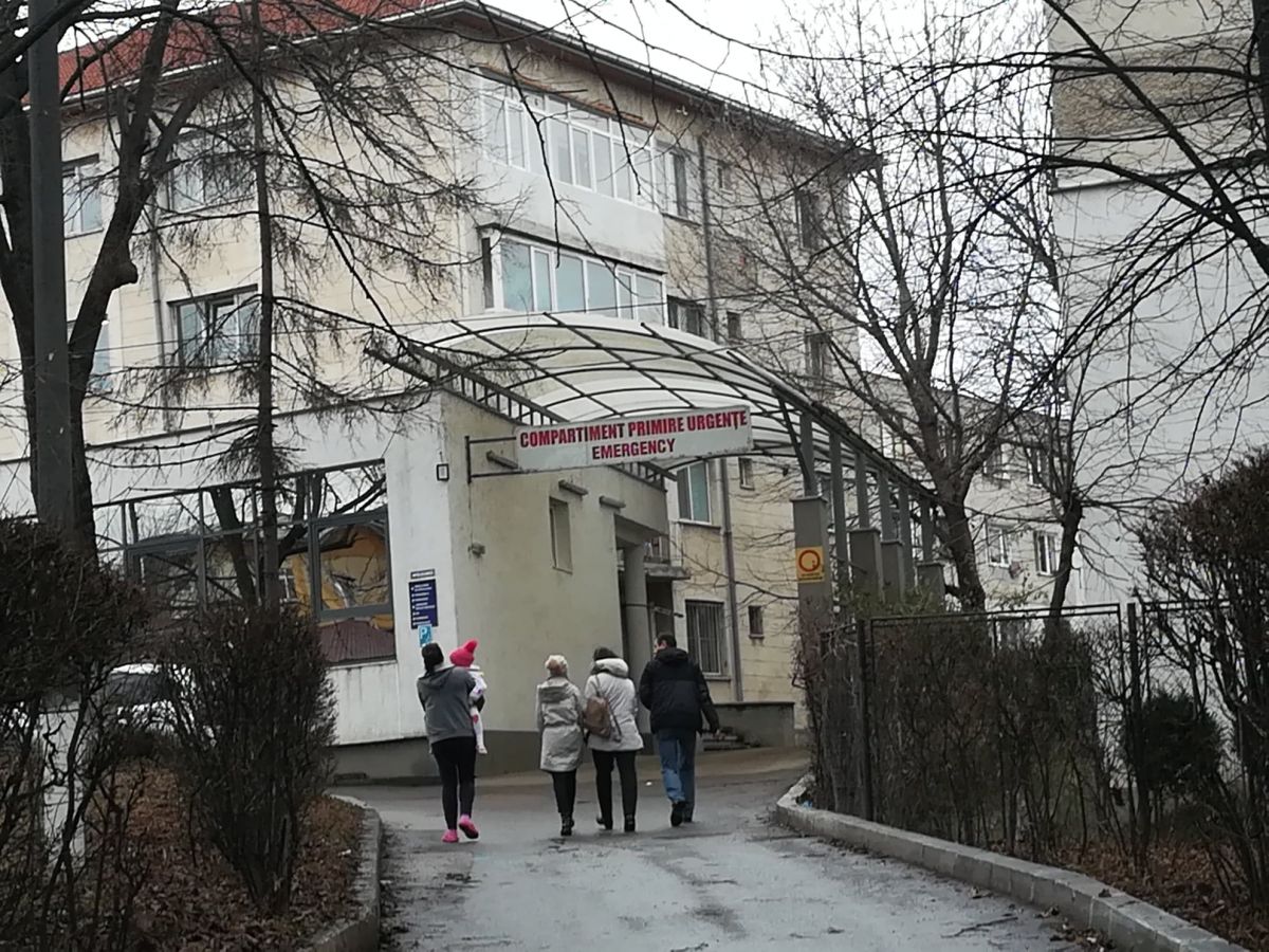 Sute de copii au ajuns la Urgențe în weekend cu aceste simptome