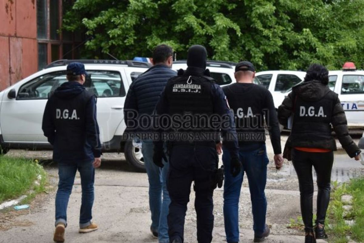 INTERZIS la ”Circulație”: DNA le-a suplimentat interdicțiile celor cinci polițiști plasați în control judiciar