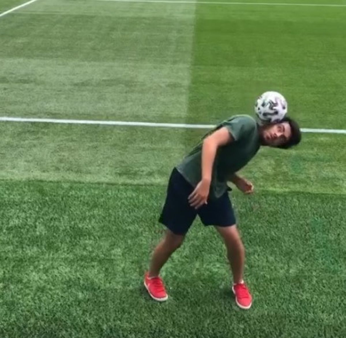 EURO 2020: Ștefan Florescu, freestyle pe Arena Națională - VIDEO