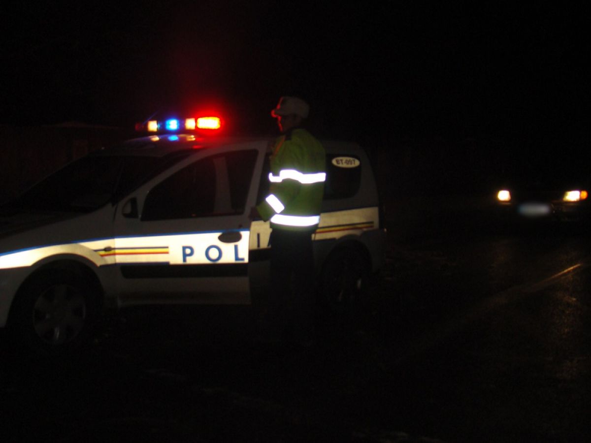ACCIDENT în miez de noapte: Urmărit de polițiști, după ce a ieșit din localitatea aflată în carantină